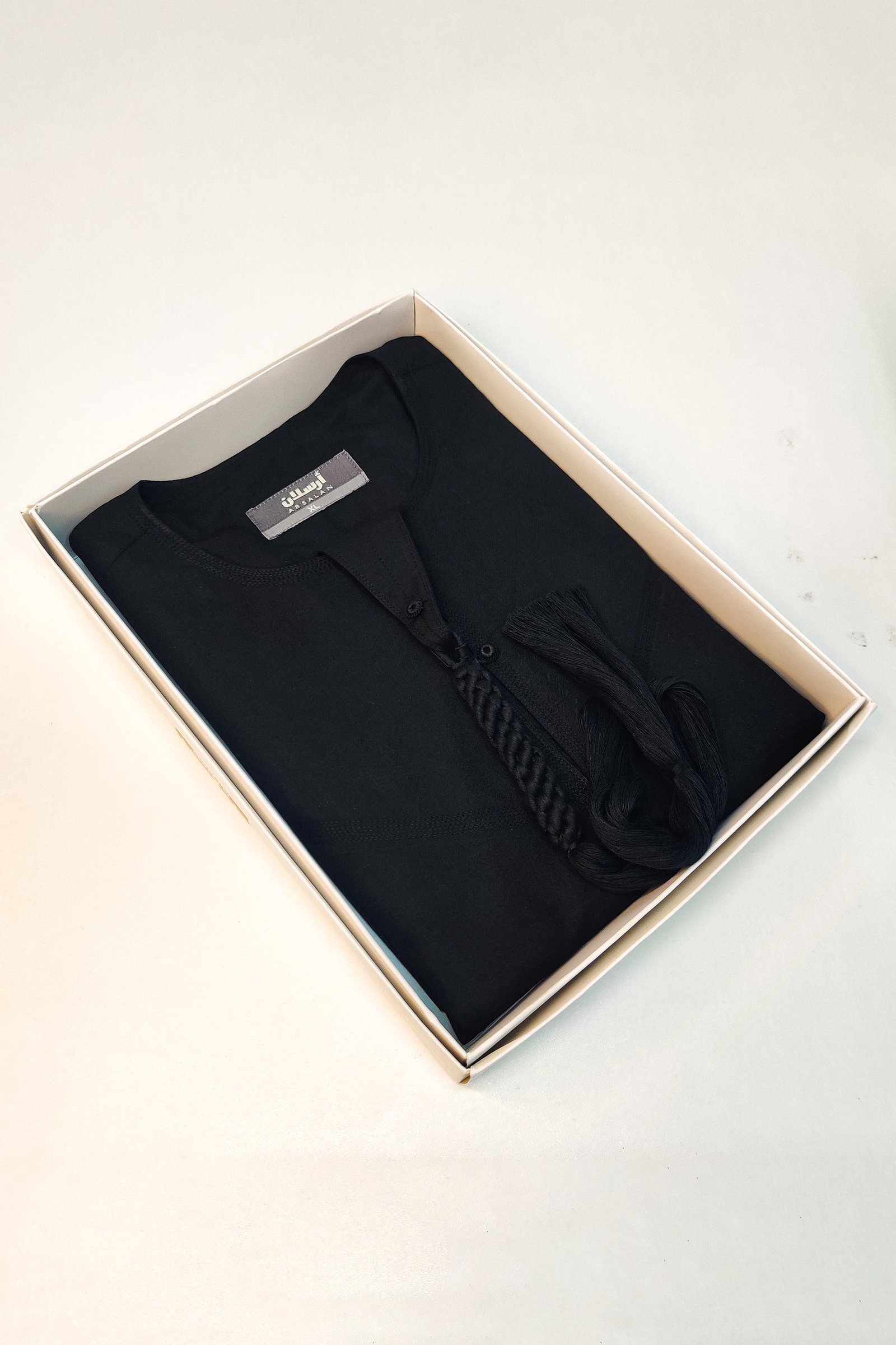 Premium Emirati Kandura Thobe in Classic Black